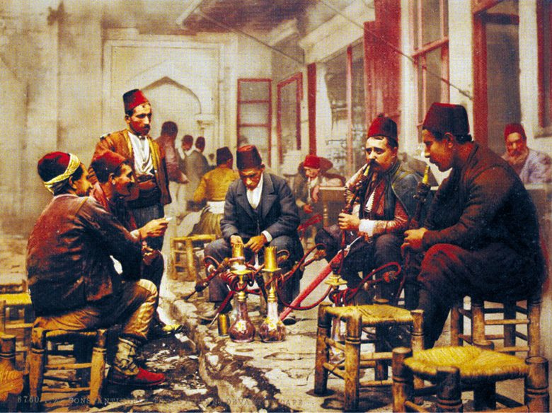 Nargile Icen Kisiler.1900_Photoglob Zurich.jpg